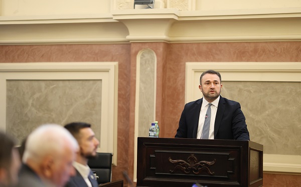 არჩევნები გამჭვირვალე, მშვიდ და ორგანიზებულ გარემოში, კანონით განსაზღვრული ყველა ეტაპის დაცვით ჩატარდა - ცესკო-ს თავმჯდომარემ თბილისის საკრებულოს პირველი სხდომა გახსნა