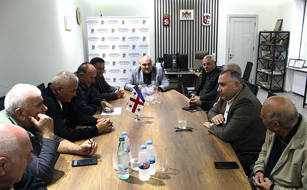 დედოფლისწყაროში ქარსაფარი ზოლების გაშენების საკითხზე სამუშაო შეხვედრა გაიმართა