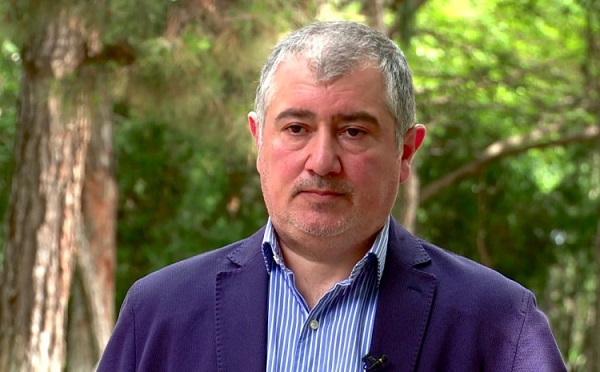 გიორგი ჩახუნაშვილის და ათობით მოქალაქის დაკავებაზე გამხეცებულ ხელისუფლებასთან ერთად პასუხისმგებლები არიან იმ პოლიტიკური ძალების უწესო ლიდერები, რომლებმაც 4 ოქტომბერს ეს სიშლეგე მოიფიქრეს - ვახტანგ კალოიანი