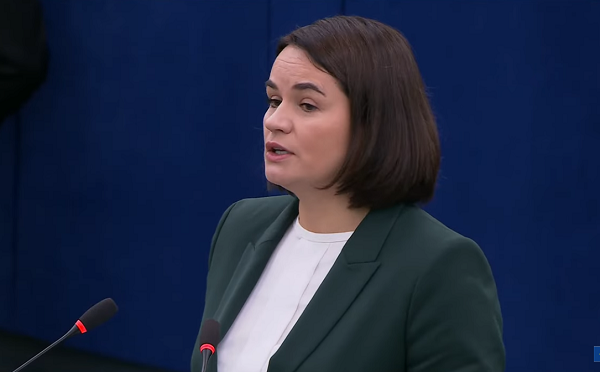 ანდჟეი პოჩობუტისა და მზია ამაღლობელისთვის სახაროვის პრემიის მინიჭება ძლიერ მესიჯს უგზავნის ყველა პოლიტიკურ პატიმარს - თქვენ მარტო არ ხართ - სვეტლანა ტიხანოვსკაია