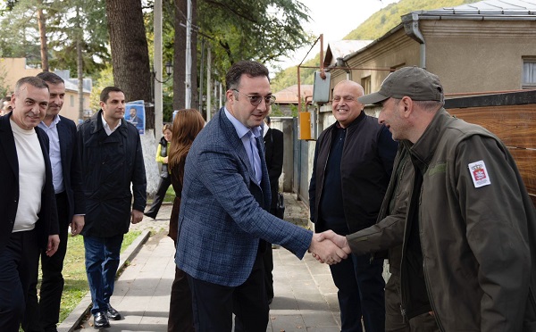 გარემოს დაცვისა და სოფლის მეურნეობის მინისტრი დავით სონღულაშვილი რაჭის ეროვნული პარკის რეინჯერებს შეხვდა და მათ საქმიანობას ადგილზე გაეცნო
