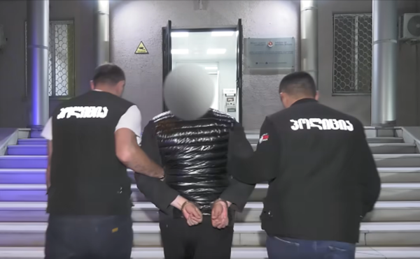 პოლიციამ აჭარაში ინტერპოლის მიერ წითელი ცირკულარით ძებნილი უცხო ქვეყნის მოქალაქე დააკავა