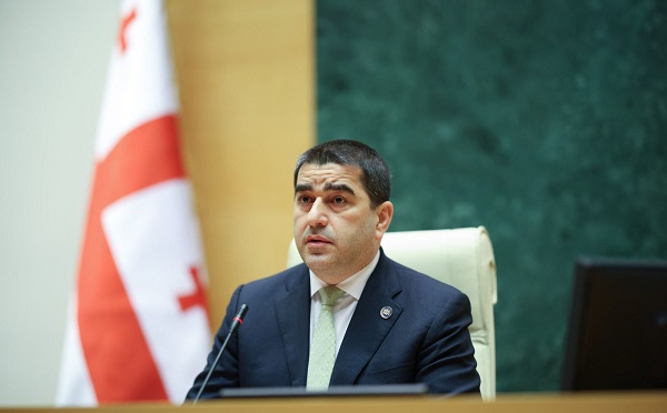 მისასალმებელია, რომ ერთმა პოლიტიკურმა პარტიამ, მართალია დაგვიანებით, ერთი წლის თავზე, მაგრამ აღიარა ხალხის ნება, დემოკრატია - შალვა პაპუაშვილი