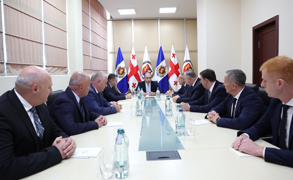 შინაგან საქმეთა მინისტრმა მომსახურების სააგენტოს თანამშრომლებთან შეხვედრა გამართა