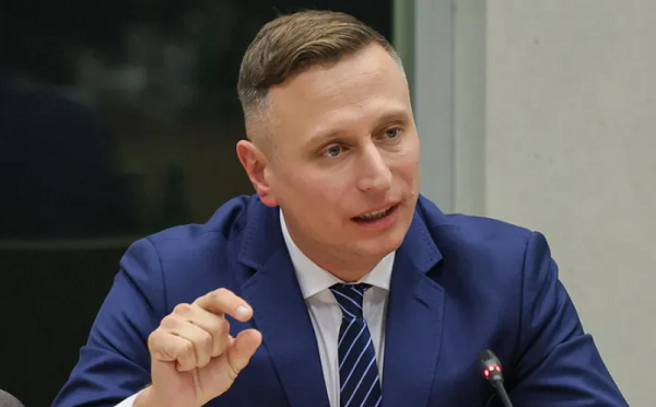 როდესაც 2024 წლის „არჩევნები“ გაყალბებულია და თქვენი ლეგიტიმურობა მთელ ევროპაში კითხვის ნიშნის ქვეშ დგება, ცარიელი სკამები უფრო ადვილი გზაა - კშიშტოფ ბრეიზა „ქართულ ოცნებას“ 