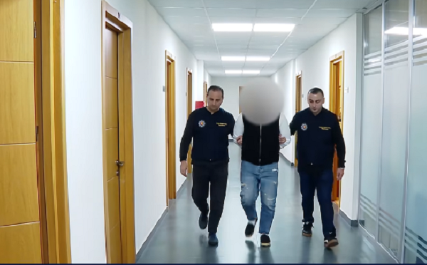 თბილისში, ბრალდებულმა სექსუალური ექსპლუატაციის მიზნით, არასრულწლოვან გოგოს მასაჟის სალონში ამუშავებდა - დაკავებულია 1 პირი