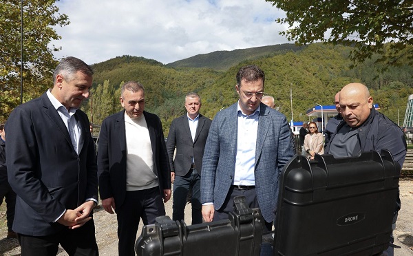 დავით სონღულაშვილი ამბროლაურში გარემოსდაცვითი ზედამხედველობის დეპარტამენტის თანამშრომლებს შეხვდა