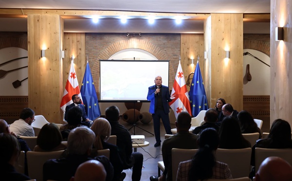 პლასტიკის ბოთლებში ჩამოსხმული სასმლის რეალიზაციის ახალი რეგულაცია მუშავდება