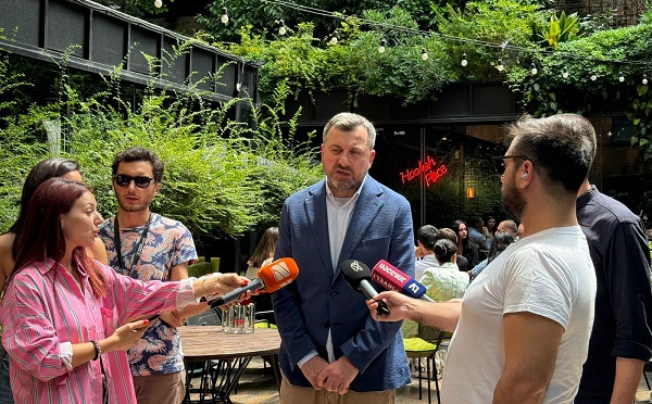აღარ გამოდის, რომ „ქართულმა ოცნებამ“ მხოლოდ ოპოზიცია დახატოს მტრის ხატად, ამიტომ მტრის ხატს გარეთაც ეძებს - გია ჯაფარიძე