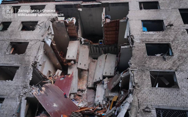რუსებმა ზაპოროჟიეში საერთო საცხოვრებელს დაარტყეს, დაშავებულია 11 ადამიანი, მათ შორის 6 ბავშვია