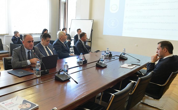 დავით ნარმანიამ სემეკის 2023-2024 წლების საქმიანობის ანგარიში ეკონომიკური პოლიტიკის  კომიტეტის სხდომაზე წარადგინა