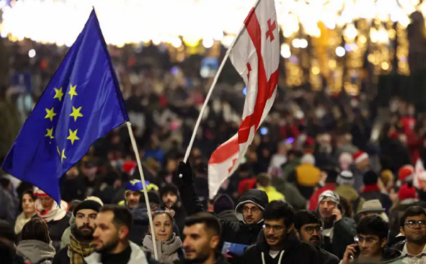 მიხეილ ყაველაშვილმა ხელი მოაწერა საკანონმდებლო პაკეტს, რითაც შეკრება-მანიფესტაციებთან დაკავშირებული წესები და სამართლებრივი პასუხისმგებლობები მკაცრდება, კანონები მაცნეზე გამოქვეყნდა და ძალაშია