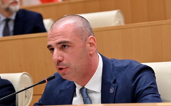 გახარიას შეეფერება ფრაზა: „მოღალატე რომ ერთგულებაზე ლაპარაკობს, თავის ღალატსაც ღალატობს“, უცხოეთიდან გვმოძღვრავს, თითქოს, სამშობლოს ერთგულებაზე საუბრობს - ლევან მაჭავარიანი