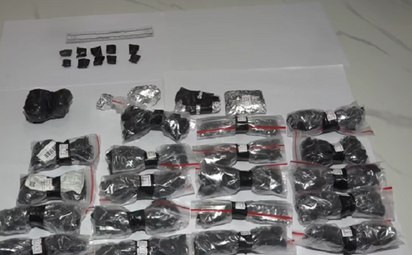 მცხეთა-მთიანეთის პოლიციამ განსაკუთრებით დიდი ოდენობით ნარკოტიკი ამოიღო - დაკავებულია 2 პირი