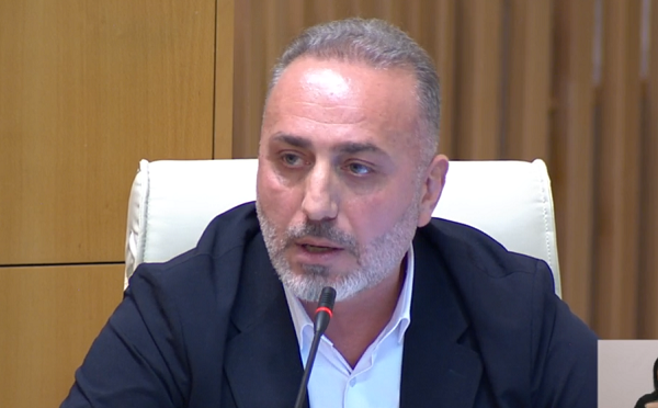 სიმართლე მწარეა და ამ სიმართლის მოსმენა მოგიწევთ ჩვენგან პარლამენტში, რომელიც დღეიდან თქვენი პარტიული ოფისი აღარ იქნება, აქ ხალხის ხმას და განსხვავებულ აზრს ჩვენგან გაიგონებთ - გიორგი შარაშიძე უმრავლესობის წევრებს