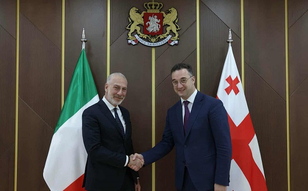 დავით სონღულაშვილი იტალიის რესპუბლიკის საგანგებო და სრულუფლებიან ელჩს საქართველოში მასიმილიანო დ'ანტუონოს შეხვდა