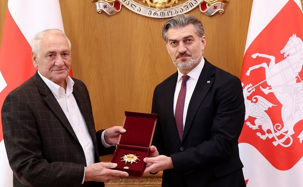 მიხეილ ყაველაშვილმა, მედიცინის მეცნიერებათა დოქტორი, პროფესორი კონსტანტინე მარდალეიშვილი ბრწყინვალების ორდენით დააჯილდოვა