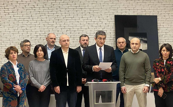 ევროკომისიის ანგარიში კიდევ ერთხელ ცხადყოფს ივანიშვილისა და “ოცნების” მიერ საქართველოს ევროპული ინტეგრაციის მიზანმიმართულ საბოტაჟს - ყოფილი დიპლომატები