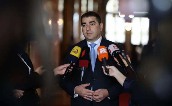 ხელის გულზე დევს, რომ ბიძინა ივანიშვილის მიმართ მიმდინარეობს ავაზაკური რეკეტი, რათა მან თავისი პოლიტიკური გავლენები გამოიყენოს ქვეყნის ინტერესების საწინააღმდეგოდ - შალვა პაპუაშვილი