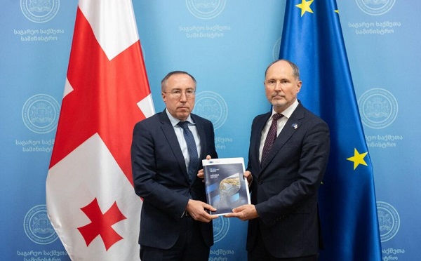 პაველ ჰერჩინსკიმ საქართველოს ხელისუფლებას 2025 წლის გაფართოების შესახებ ანგარიში გადასცა