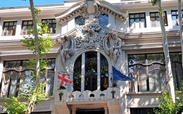 ევროკომისიის ანგარიშში მოცემული შეფასების ობიექტურობასთან დაკავშირებით სერიოზული კითხვის ნიშნები უნდა დაისვას - საგარეო უწყება