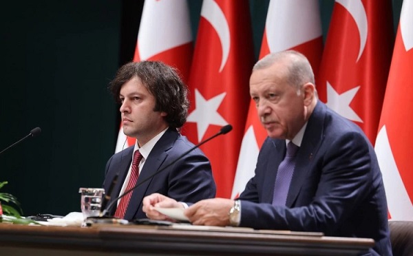 ირაკლი კობახიძემ რეჯეფ თაიფ ერდოღანს თურქული სამხედრო თვითმფრინავის ჩამოვარდნის გამო მიუსამძიმრა