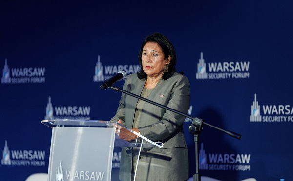 საქართველო დიპლომატის დღეს აღნიშნავს მათ პატივსაცემად, ვინც ჩვენი ევროპული მომავალი დაიცვა, დიპლომატი გიორგი წიქარიშვილი გისოსებს მიღმაა სწორედ ამ მომავლის მხარდაჭერისთვის - სალომე ზურაბიშვილი