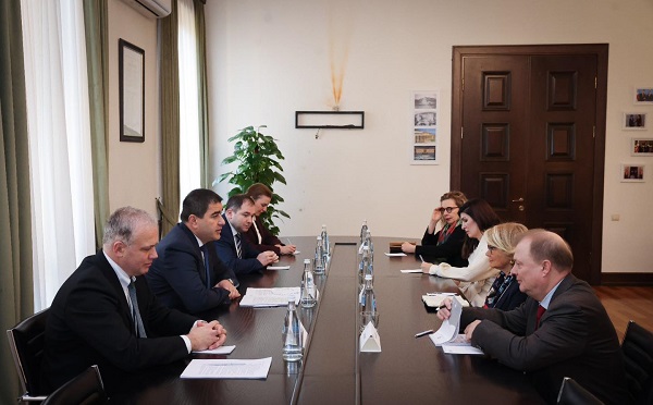 ევროპის საბჭოს საპარლამენტო ასამბლეის მონიტორინგის კომიტეტის თანამომხსენებლებს შევხვდი, აღვნიშნე, რომ, ოქტომბერში გამართული ადგილობრივი არჩევნებით, საქართველოში დაიხურა მორიგი საარჩევნო ციკლი - შალვა პაპუაშვილი