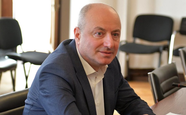 სააკაშვილი იქ გადავიდა, სადაც მსჯავრდებული სასჯელს უნდა იხდიდეს, ვხედავდით, რომ კარგ ხასიათსა და ჯანზე იყო, არა მხოლოდ საქართველოს მსოფლიო პოლიტიკას ალაგებდა - გურამ მაჭარაშვილი