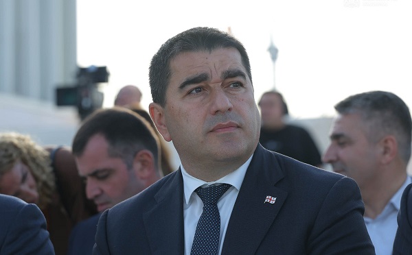 ვინ-ვინ და აშშ-მა ყველაზე კარგად იცის, როგორი მეგობრობა ვიცით, თუკი უნდათ მეგობრობა, იციან ჩვენი მისამართი, იციან სად არის საქართველო - შალვა პაპუაშვილი