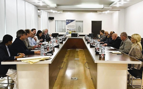 „საქართველოს მელიორაციის“ გენერალური დირექტორი გიგლა თამაზაშვილი აზიის განვითარების ბანკის მისიის წარმომადგენლებს შეხვდა