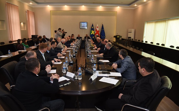 არასახიფათო ნარჩენების განთავსების ობიექტების მშენებლობისთვის ტერიტორიების შერჩევის საკითხზე ქალაქ ქუთაისში, სამუშაო შეხვედრა გაიმართა