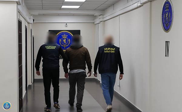 სოფლის განვითარების სააგენტოს მიერ გრანტის სახით გამოყოფილი დიდი ოდენობით ფულადი თანხების ჯგუფურად თაღლითურად დაუფლების ფაქტზე 4 პირი დააკავეს