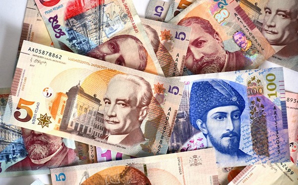 ლარი დოლართან გამყარდა, ევროსთან გაუფასურდა