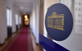 იურიდიულ საკითხთა კომიტეტმა მხარი დაუჭირა საკანონმდებლო ცვლილებას, რომელიც სატრანსპორტო საშუალების მართვის უფლების ვადამდე აღდგენისა და მართვის უფლების შეჩერების საკითხებს ეხება