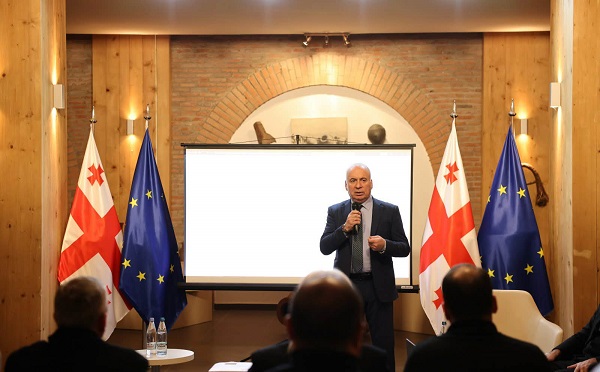 სოლომონ პავლიაშვილი ავტოიმპორტიორებს შეხვდა