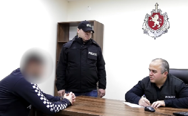 დანით სხეულზე მრავლობითი დაზიანება მიაყენა და მიიმალა - ბათუმში განზრახ მკვლელობის მცდელობის ბრალდებით 1 პირი დააკავეს