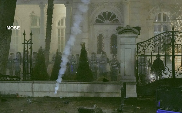 მოსამართლემ 4 ოქტომბრის საქმეზე დაკავებული ევა შაშიაშვილი და კიდევ 12 პირი კვლავ პატიმრობაში დატოვა