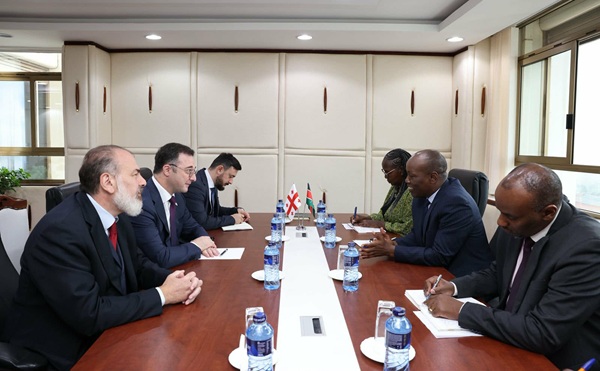 UNEA-7-ის ფარგლებში, დავით სონღულაშვილი კენიის რესპუბლიკის ინვესტიციების, ვაჭრობისა და ინდუსტრიის მინისტრ ლი კინიანჯუის შეხვდა