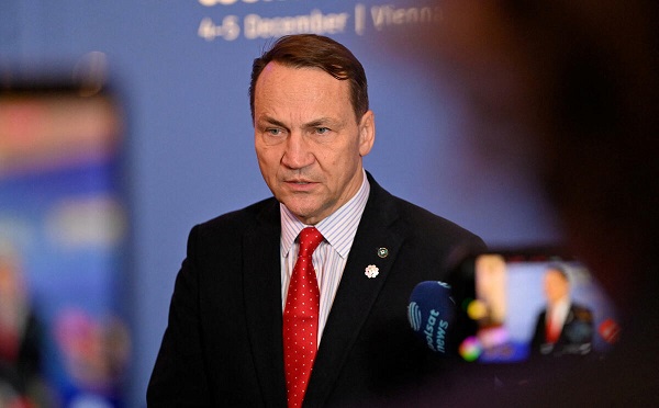 გაფრინდი მარსზე - რადოსლავ სიკორსკი ილონ მასკს