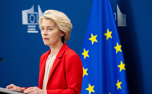 ურსულა ფონ დერ ლაიენი ბელგიის პრემიერ ბარტ დე ვევერსა და გერმანიის კანცლერ ფრიდრიხ მერცს რუსული აქტივების საკითხთან დაკავშირებით შეხვდა