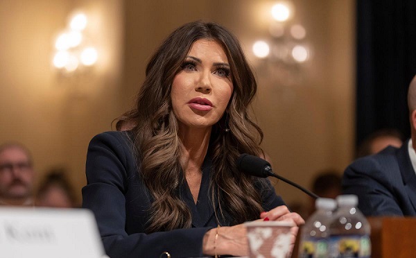 აშშ „მწვანე ბარათის“ პროგრამას აჩერებს