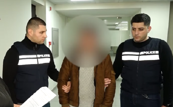 ბრალდებულებმა არასრულწლოვანი თბილისში, ერთ-ერთ ჰოსტელში მოტყუებით წაიყვანეს, სადაც გოგონას მიმართ სექსუალურად რამდენჯერმე იძალადეს - დაკავებულია 2 პირი