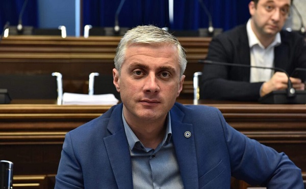 პარლამენტმა კომუნიკაციების ეროვნული კომისიის წევრად გოგა გულორდავა აირჩია