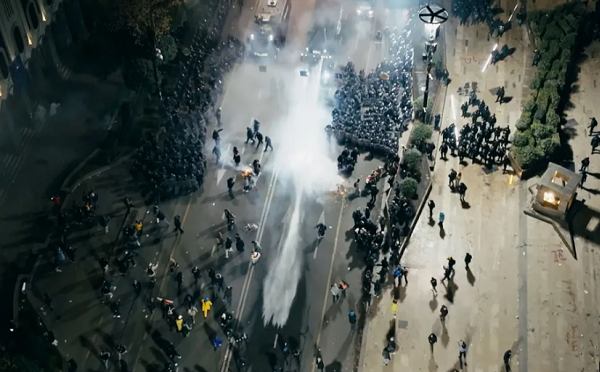 საქართველოს ხელისუფლებამ 2024 წელს დემონსტრანტების დასაშლელად პირველი მსოფლიო ომისდროინდელი ქიმიური იარაღი გამოიყენა - BBC