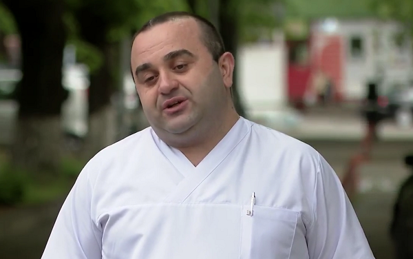 ამდენი წელია, მედიცინაში ვარ და პირველი შემთხვევაა „ბიბისის“ მასალა, სადაც ვნახე, რომ სამეცნიერო სტატია იწყება პოლიტიკური მიმოხილვით, ეს ნონსენსია - ლევან რატიანი