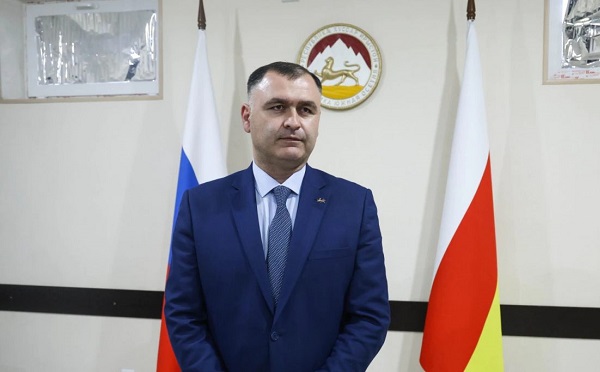 თუ ვინმე სურს ბავშვებისთვის ახალი წლის გაფუჭება, წავიდეს და თბილისის ცენტრში გააპროტესტოს - ალან გაგლოევი თამარ მეარაყიშვილზე