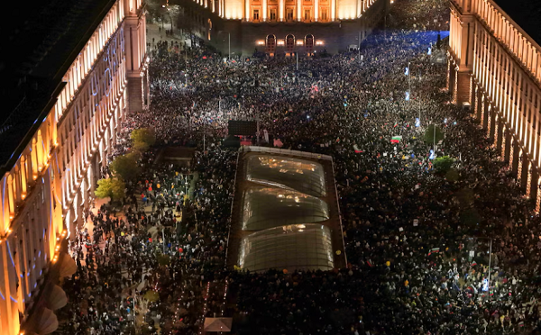 საპროტესტო აქციების ფონზე ბულგარეთის მთავრობა გადადგა