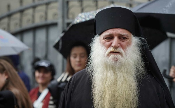 არქიმანდრიტ დოროთე ყურაშვილს მღვდელმოქმედების უფლება შეუჩერდა