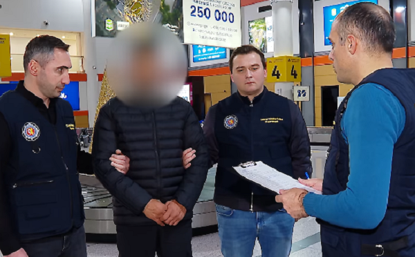 განსაკუთრებით დიდი ოდენობით ფსიქოტროპული ნივთიერების საქართველოში უკანონოდ შემოტანის ფაქტზე ისრაელის მოქალაქე დააკავეს - ამოღებულია 3 080 აბი „პრეგაბალინი“